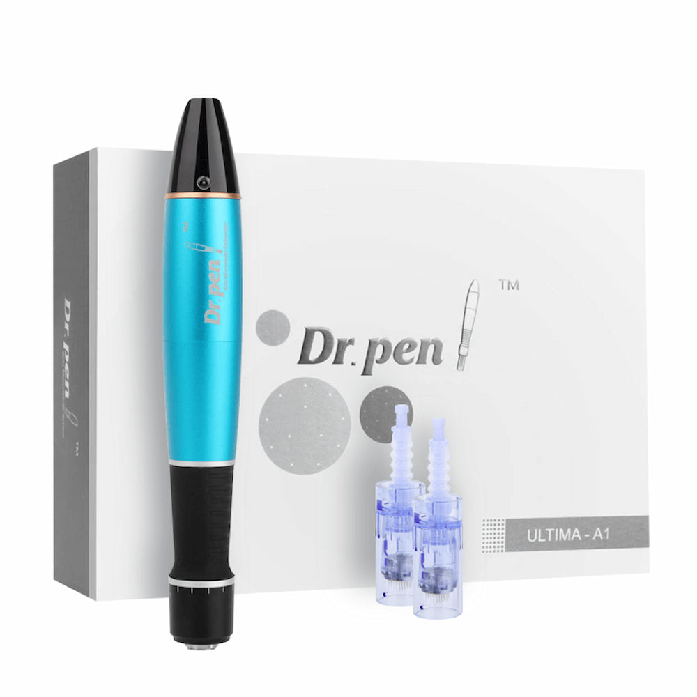 Dr. Pen Ultima A1 microneedling-kynä sinisenä kahdella steriilillä neulapäällä ja alkuperäispakkauksella – ammattilaisen microneedling-paketti ihon nuorentamiseen.