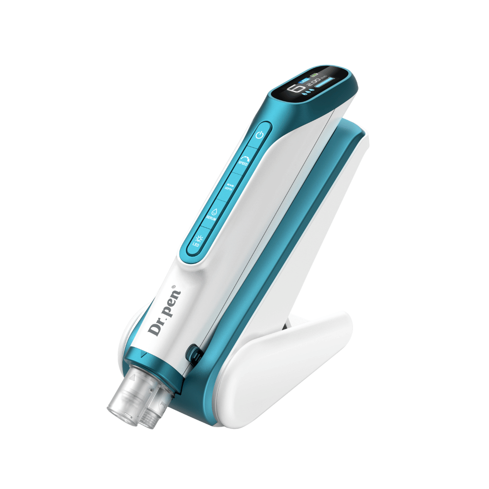 Dr. Pen H6 microneedling-kynä asetettuna sille kuuluvaan telineeseen.