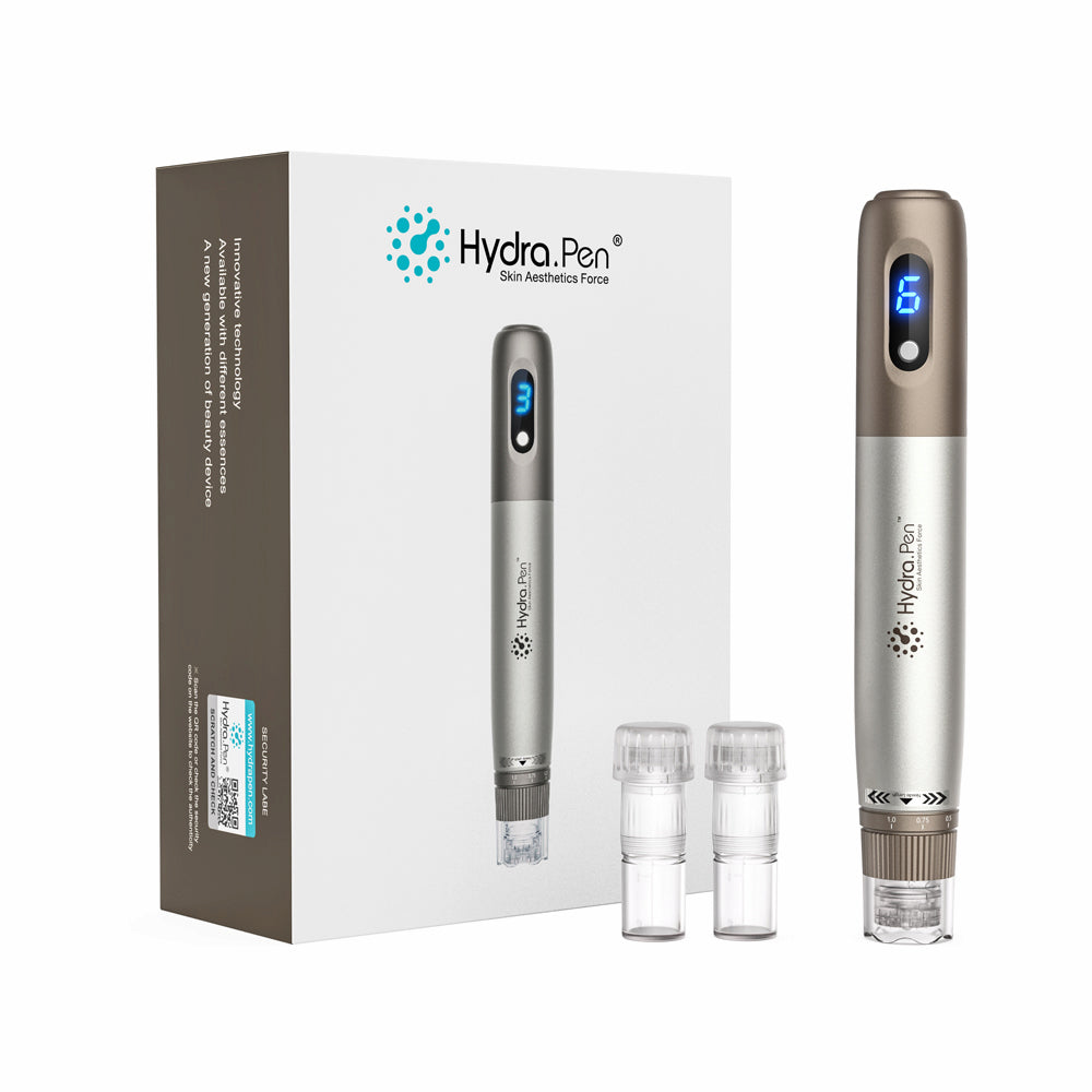 HydraPen h3 microneedling-kynä, jossa on LED-nopeusnäyttö, kaksi neulapatruunaa ja pakkaus – ammattimainen laite ihonhoitoon ja seerumin levitykseen.