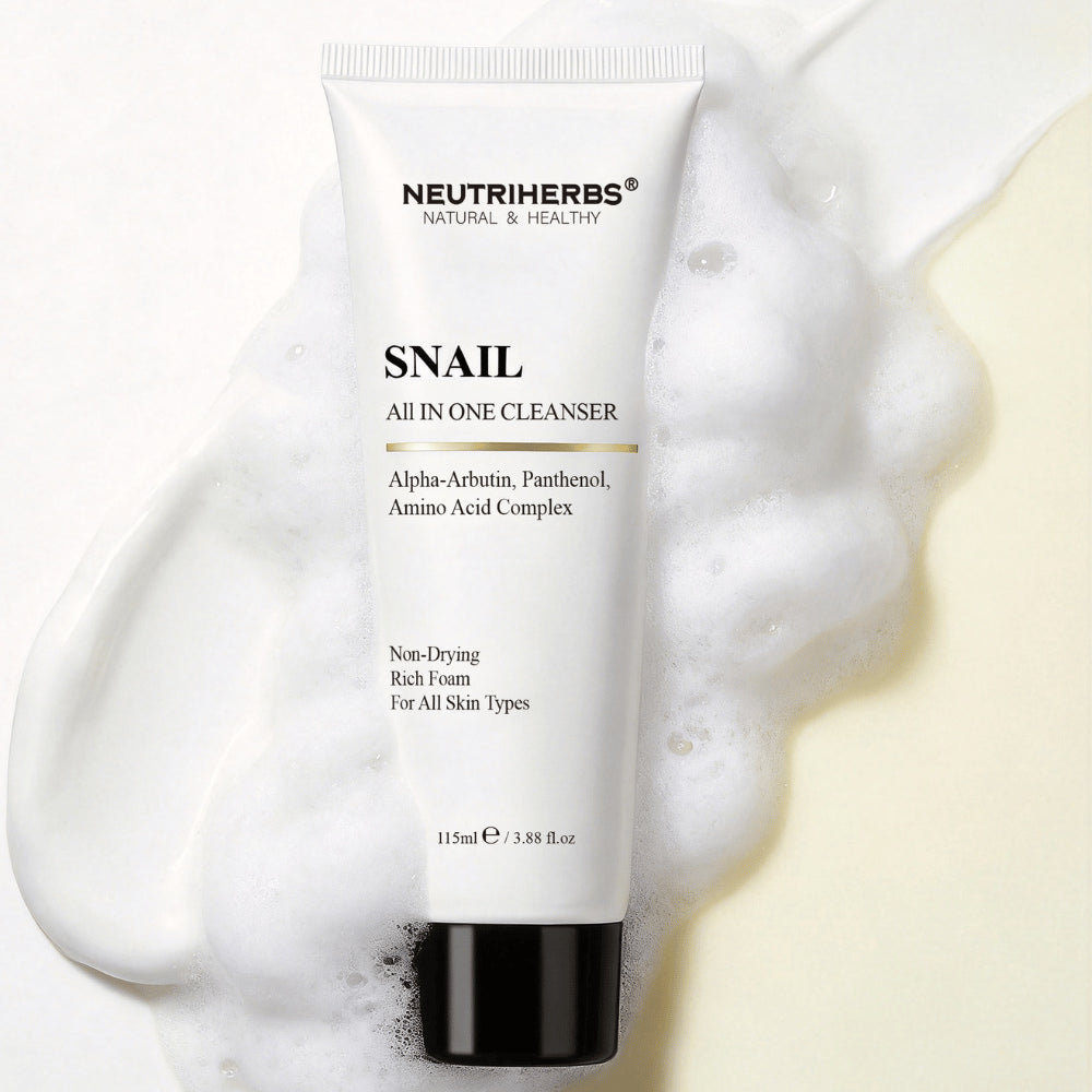 Neutriherbs Snail All In One Cleanser puhdistusvaahdolla – hellävarainen kasvojenpuhdistus, joka poistaa tehokkaasti lian, talin ja meikin kuivattamatta ihoa.
