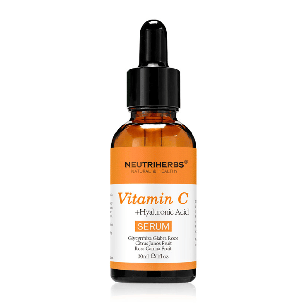 Neutriherbs Vitamin C + Hyaluronic Acid Serum 30 ml valkoista taustaa vasten. C-vitamiinia ja hyaluronihappoa sisältävä kasvoseerumi, joka kosteuttaa ihoa, lisää hehkua ja edistää tasaisempaa ihonsävyä.
