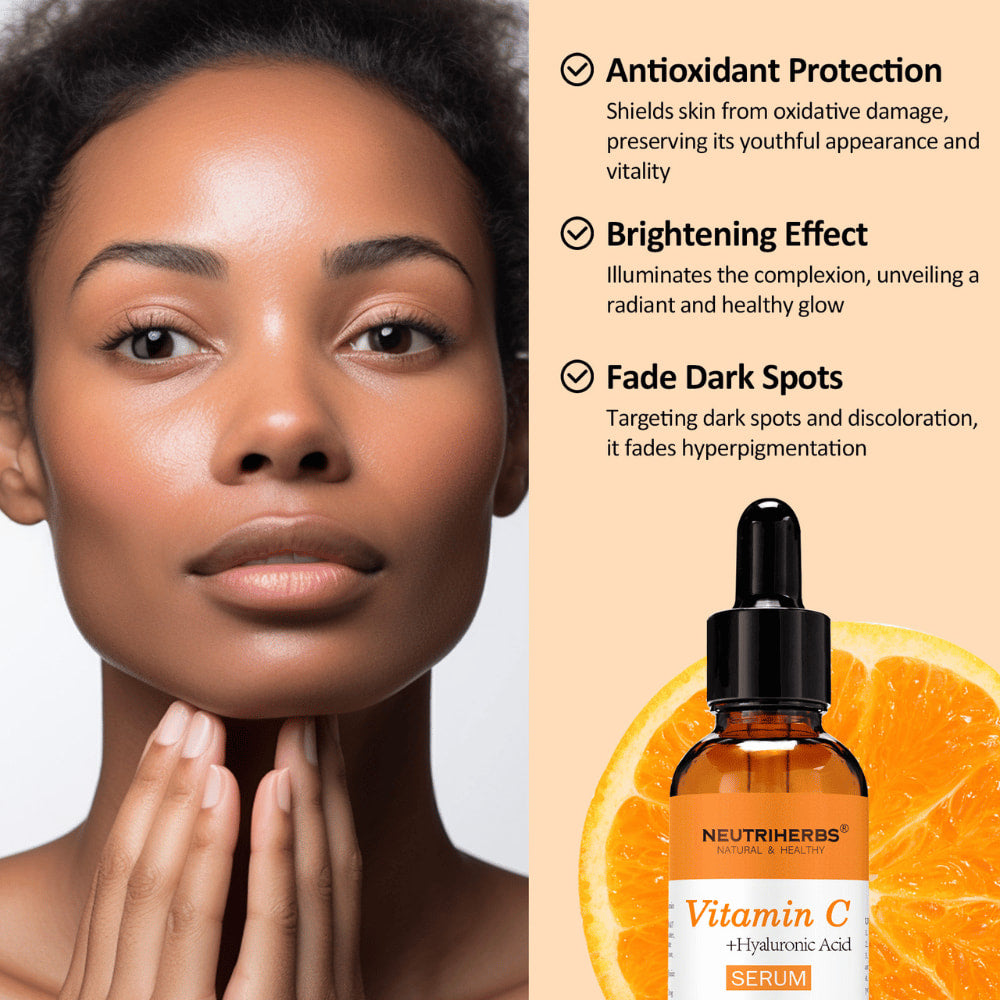 Nainen, jolla on tasainen ja säteilevä iho, yhdessä tuotteen Neutriherbs Vitamin C + Hyaluronic Acid Serum 30 ml kanssa. C-vitamiinia ja hyaluronihappoa sisältävä seerumi, joka auttaa suojaamaan ihoa vapailta radikaaleilta, lisäämään hehkua ja vähentämään pigmenttiläiskien näkyvyyttä.